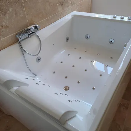 T2 Cosy & Sauna * Nesle